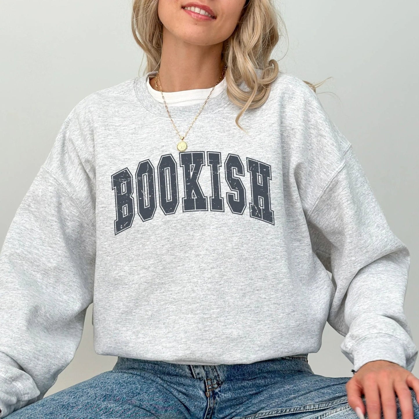 Bookish sweatshirt, literary design, book lover gift, 10 colors, cozy and stylish.