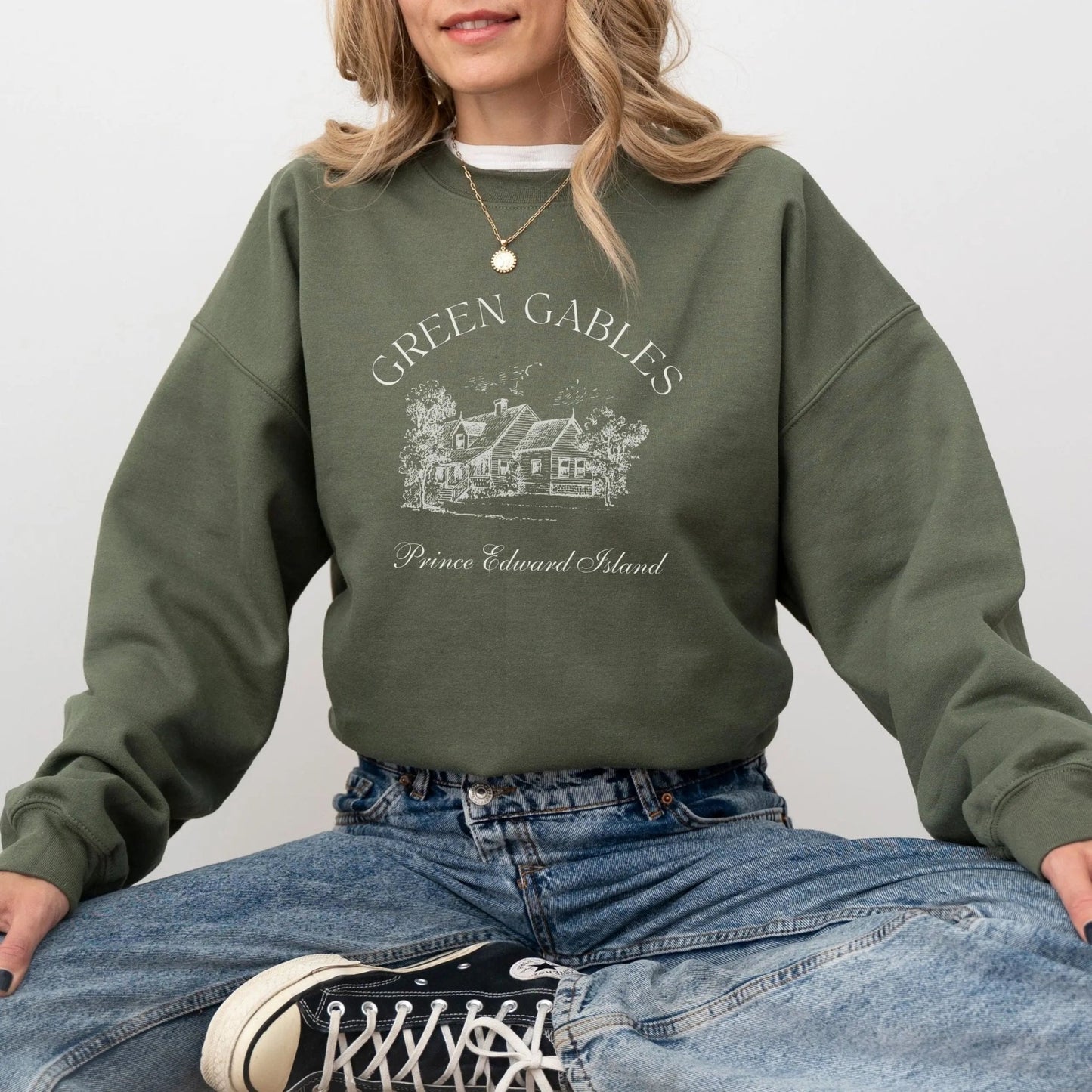 Green Gables sweatshirt, literary gift, Anne of Green Gables design, cozy and warm, 2 colors.