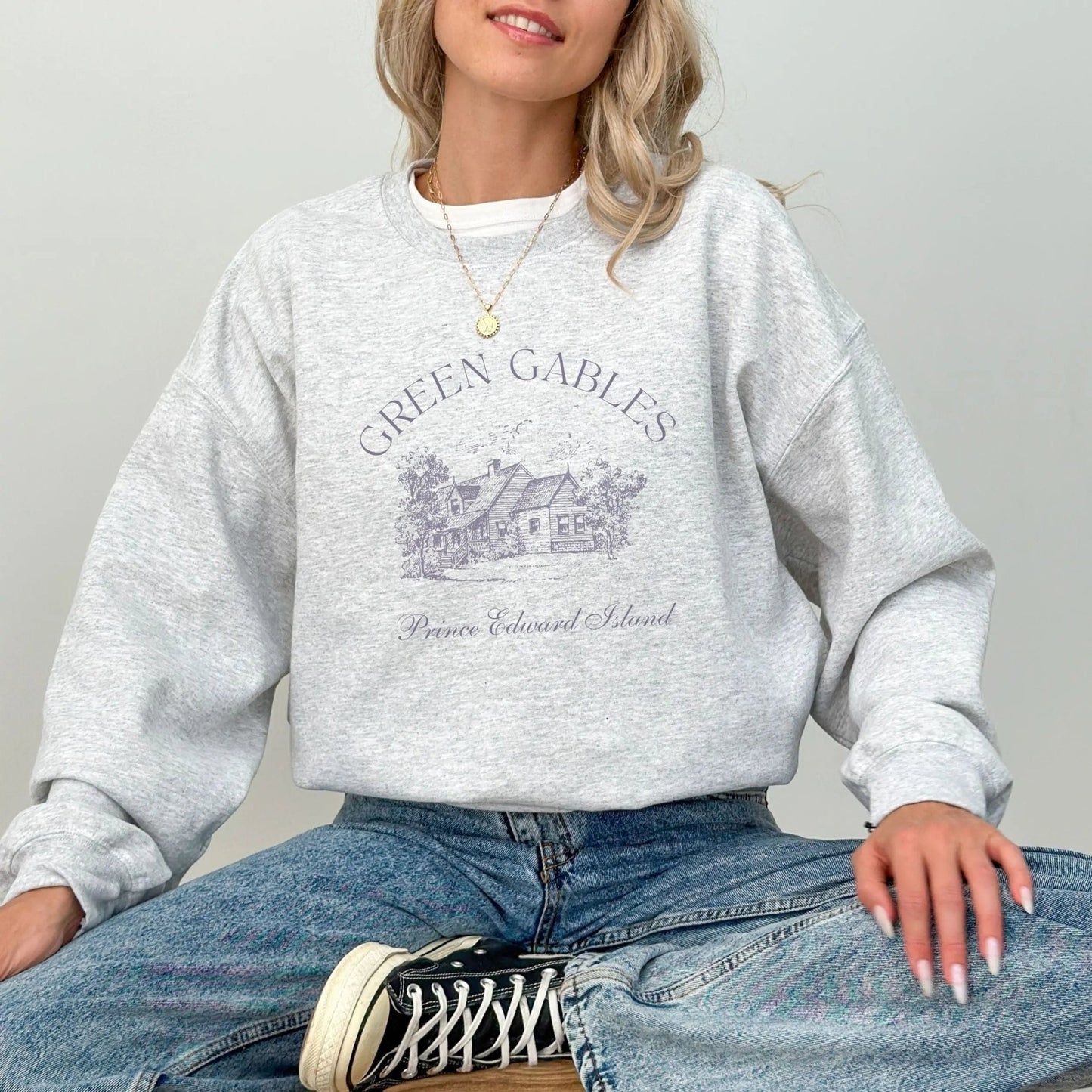 Green Gables sweatshirt, literary gift, Anne of Green Gables design, cozy and warm, 2 colors.